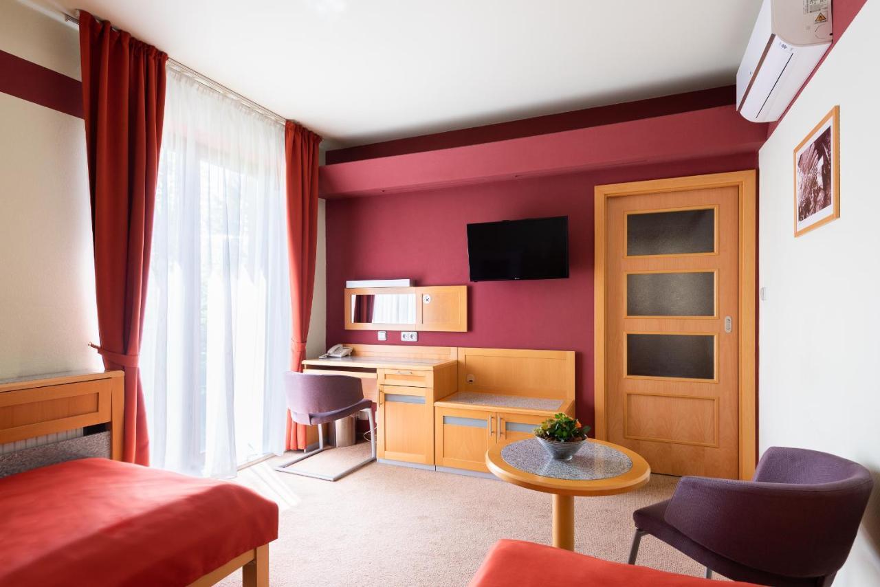 Jan Maria Hotel اوسترافا المظهر الخارجي الصورة
