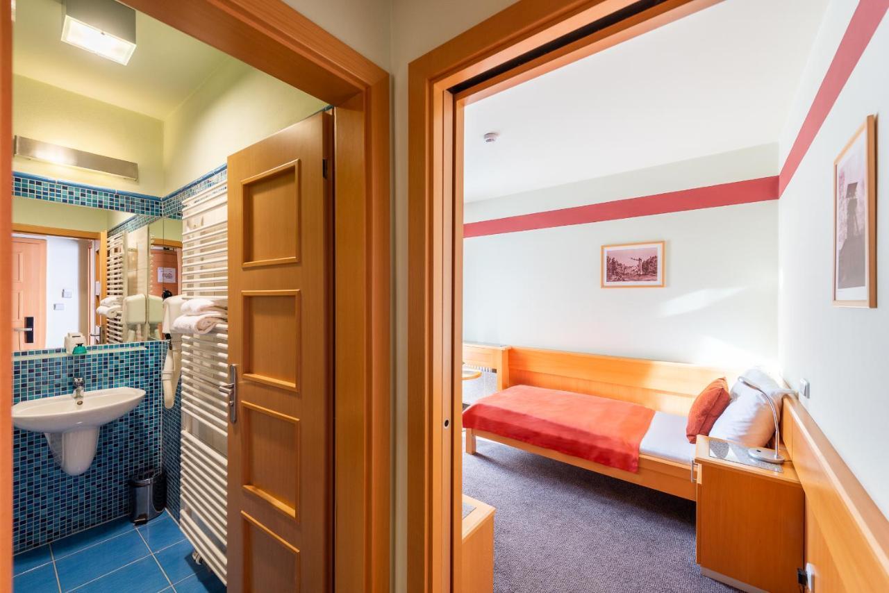 Jan Maria Hotel اوسترافا المظهر الخارجي الصورة