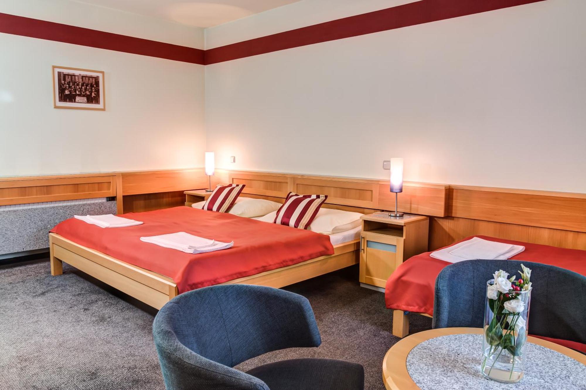 Jan Maria Hotel اوسترافا المظهر الخارجي الصورة
