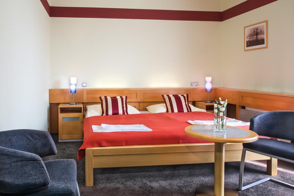 Jan Maria Hotel اوسترافا المظهر الخارجي الصورة